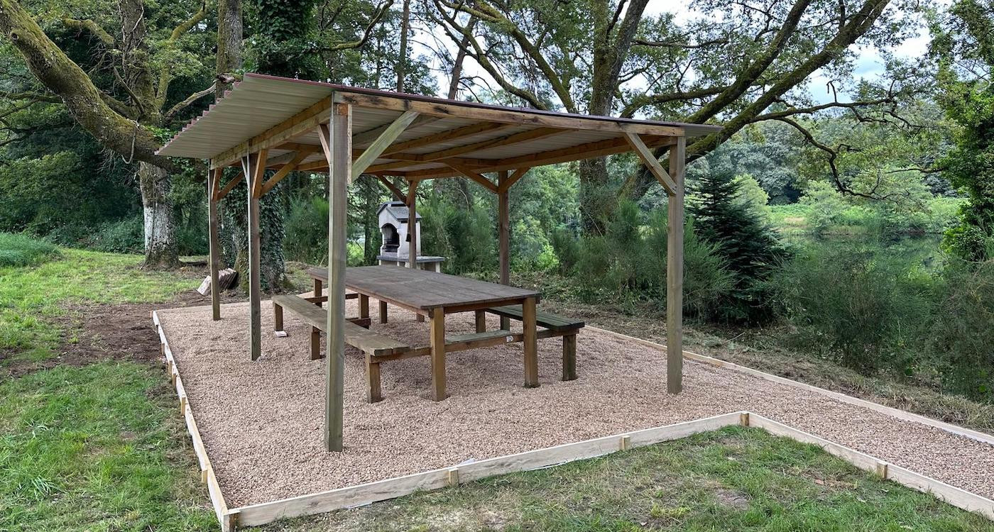 BBQ Area - Redwood Lake, France